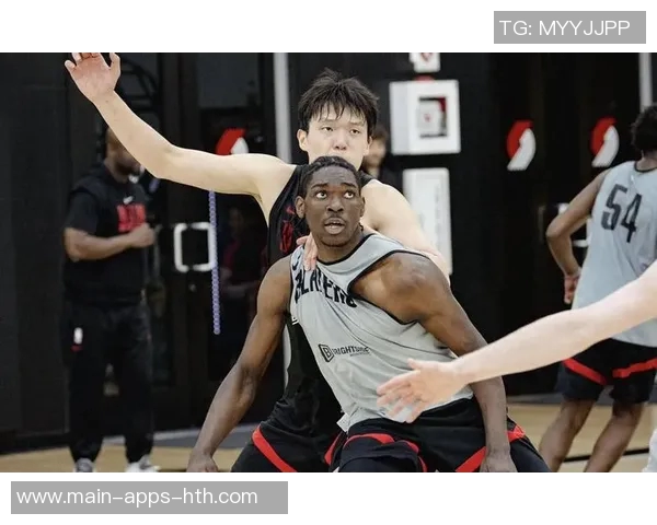 杨瀚森回应记者提问称将与克林根联手对抗比卢普斯 杨瀚森回应记者提问称将与克林根联手对抗比卢普斯