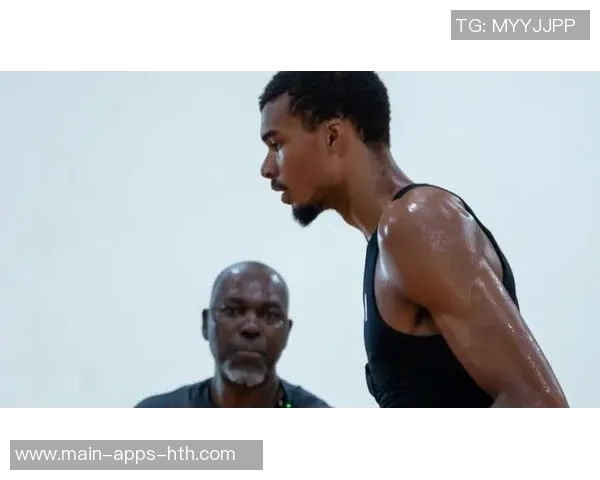 加内特透露与文班深入探讨攻防技巧与心态调整未涉及垃圾话内容