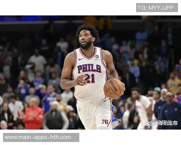 恩比德与鲍尔对决激烈76人半场微弱领先黄蜂三分球大战精彩纷呈