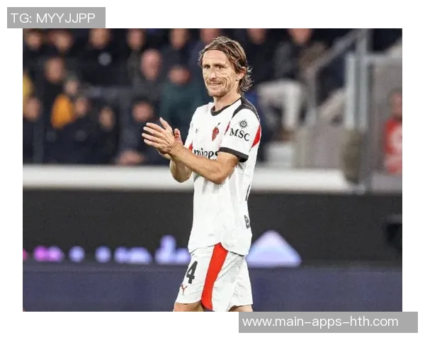 魔笛倾尽全力40岁依然闪耀全场触球121次助攻助力球队意甲8轮表现出色 魔笛倾尽全力40岁依然闪耀全场触球121次助攻助力球队意甲8轮表现出色