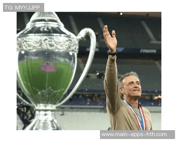 恩里克因伤病潮调整战术多名球员尝试伪九号位新角色 恩里克因伤病潮调整战术多名球员尝试伪九号位新角色