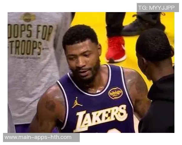 雷迪克点评斯玛特场上对抗激烈认为应增加出手机会提升表现 雷迪克点评斯玛特场上对抗激烈认为应增加出手机会提升表现