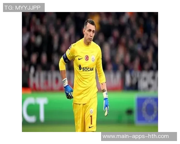 39岁乌拉圭门将穆斯莱拉重返南美助拉普拉塔大学生夺得阿甲冠军